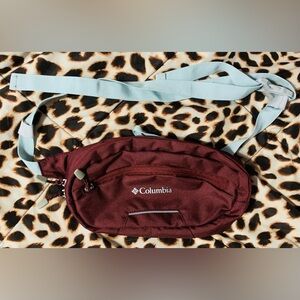 ✨Columbia Fanny Pack✨